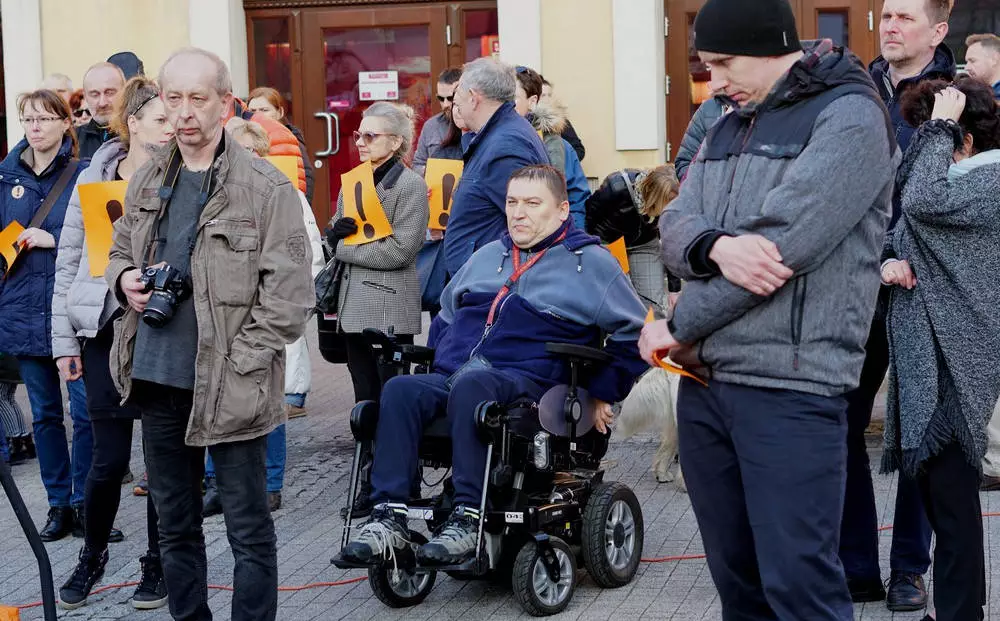 Nauczycieli wsparł również Jarek Belka, niepełnosprawny mikołowianin