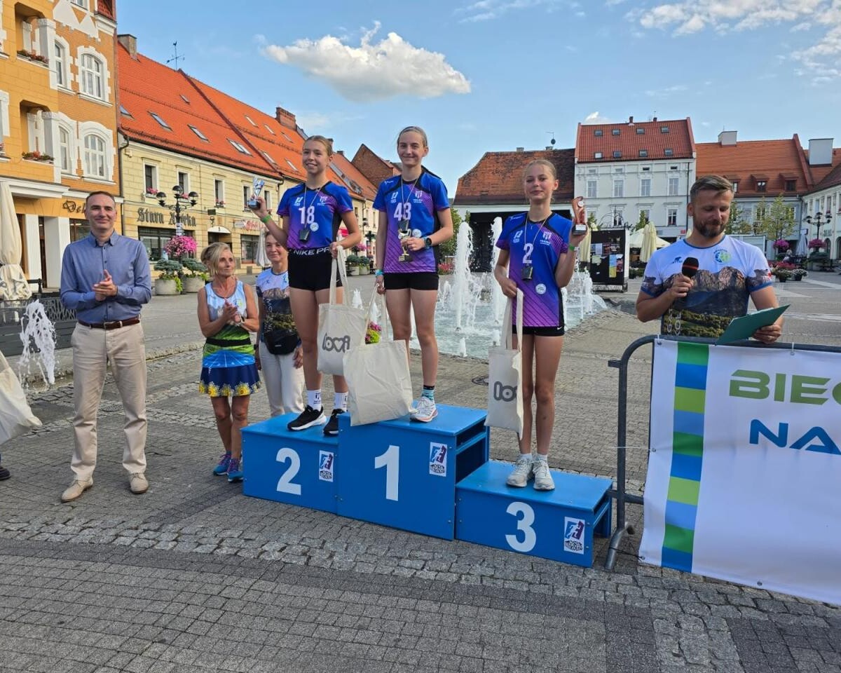 Ponad 240 dzieci pobiegło w jubileuszowej edycji „Biegatonek” w Mikołowie / fot. STS Biegaton Mikołów