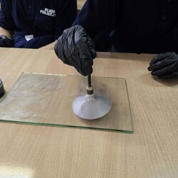 Technicy kryminalistyki w Łaziskach Górnych.