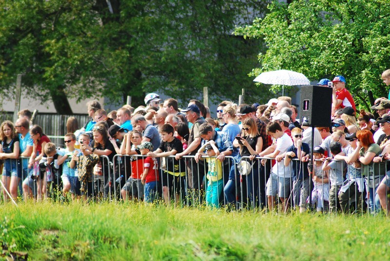 Jubileuszowa XV edycja "Bitwy Wyrskiej - Bój o Gostyń 2019" za nami. Odbyła się w sobotę, 25 maja 2019 roku w Gostyni, w gminie Wyry, w okolicy ulicy Tęczowej, czyli na historycznych polach w pobliżu Pomnika Pamięci Żołnierzy Września 1939 r.