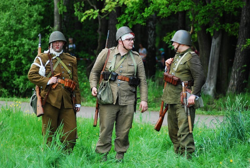 Jubileuszowa XV edycja "Bitwy Wyrskiej - Bój o Gostyń 2019" za nami. Odbyła się w sobotę, 25 maja 2019 roku w Gostyni, w gminie Wyry, w okolicy ulicy Tęczowej, czyli na historycznych polach w pobliżu Pomnika Pamięci Żołnierzy Września 1939 r.