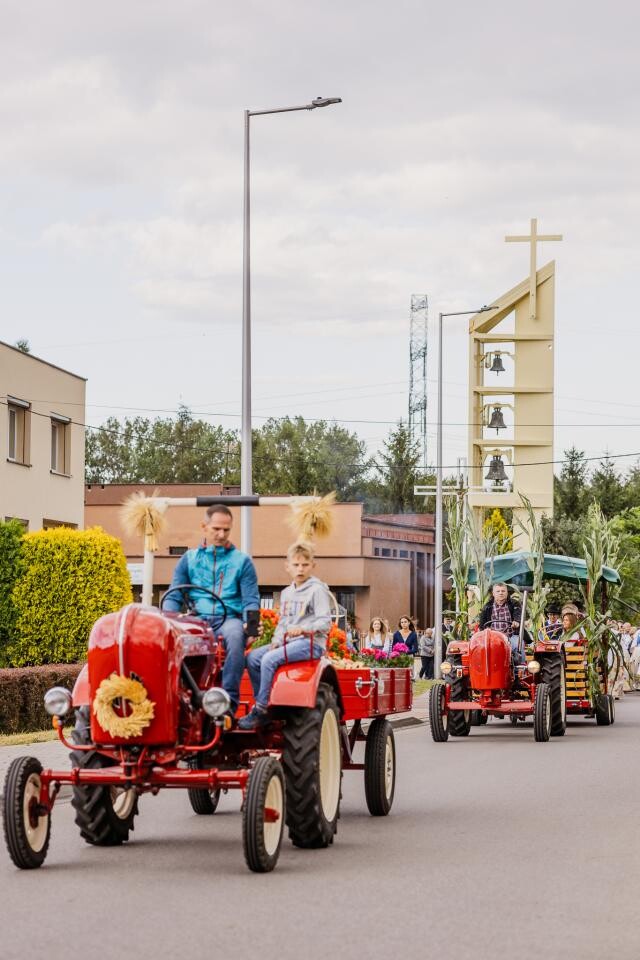 23 sierpnia w sołectwie Śmiłowice odbyły się pierwsze Dożynki / fot. Birdabo Studio