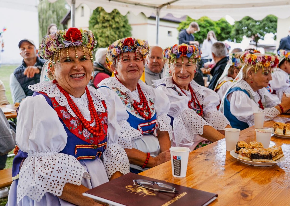 23 sierpnia w sołectwie Śmiłowice odbyły się pierwsze Dożynki / fot. Birdabo Studio