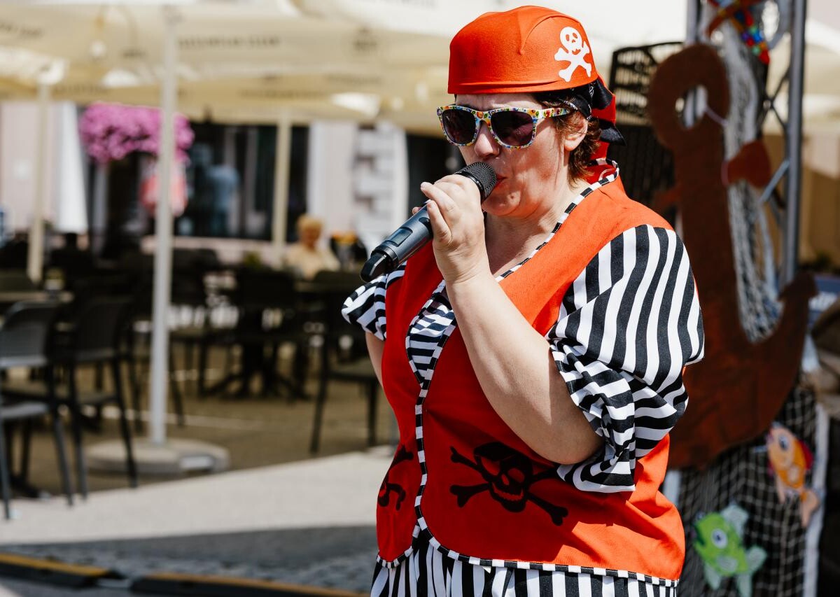 Dzień Dziecka i Dzień Aktywności Społecznej połączyły mieszkańców Mikołowa. Rynek zamienił się w piracką wyspę / fot. Birdabo Studio