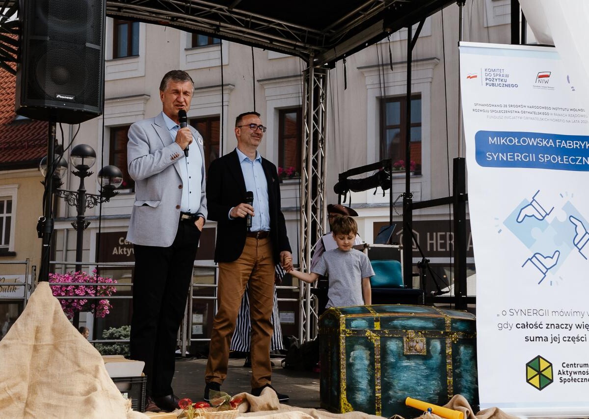 Dzień Dziecka i Dzień Aktywności Społecznej połączyły mieszkańców Mikołowa. Rynek zamienił się w piracką wyspę / fot. Birdabo Studio