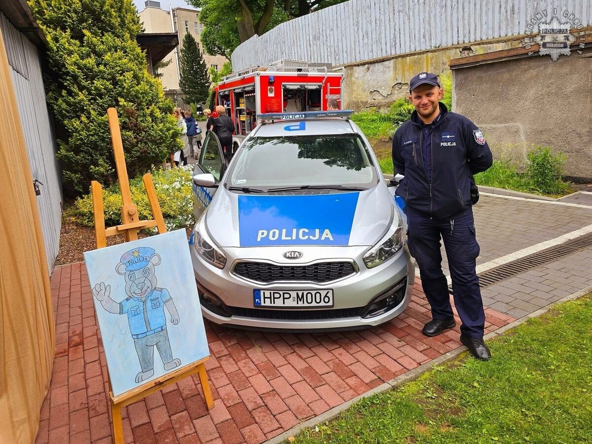 Sierżant Hektor i policjanci z Mikołowa świętowali Dzień Dziecka z najmłodszymi / fot. KPP Mikołów
