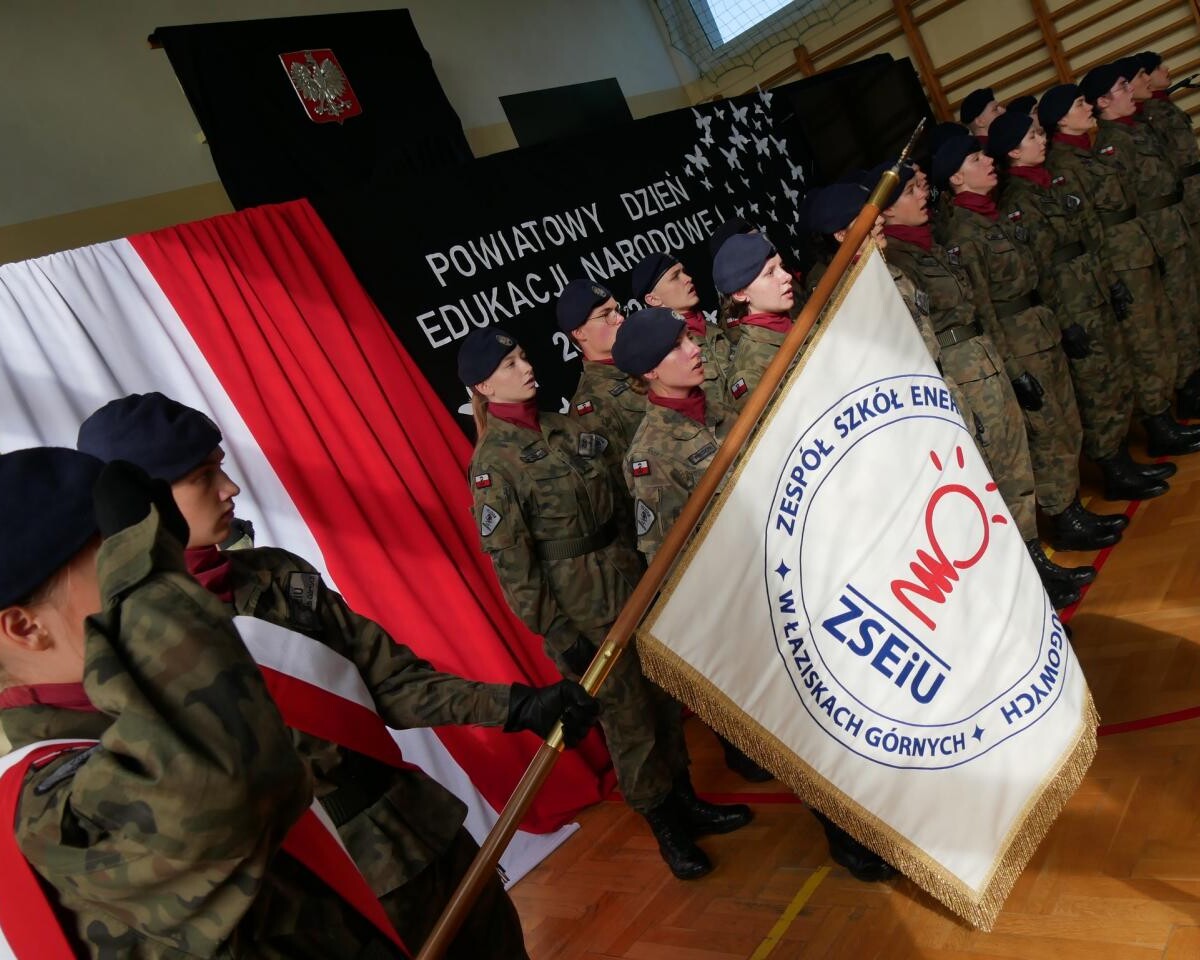 Powiatowe obchody Dnia Edukacji Narodowej w Łaziskach Górnych – Wyróżnienia dla nauczycieli i pracowników oświaty / fot. Aktualności Powiatu Mikołowskiego FB