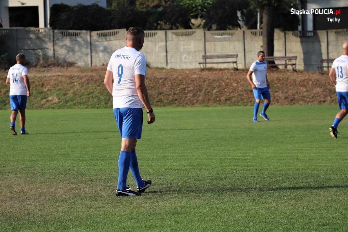 Policjanci z Tychów i Mikołowa po raz kolejny pokazali, że nie tylko bezpieczeństwo mieszkańców jest dla nich priorytetem, ale również pomaganie innym / fot. KPP Mikołów