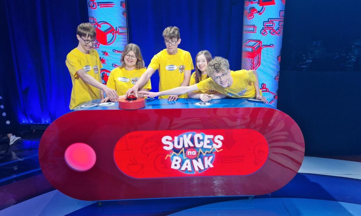 Uczniowie w ćwierćfinale telewizyjnego konkursu „Sukces na Bank” / fot. Zespół Szkół Technicznych w Mikołowie, Sukces na Bank
