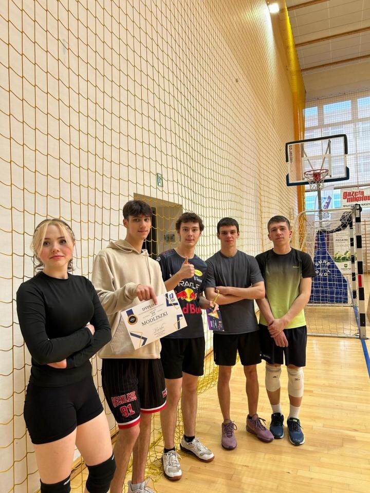 Młodzieżowy Turniej Siatkarski w Mikołowie zakończony. Pierwsze trzy miejsca zajęły drużyny z Mikołowa. Sprawdź podsumowanie wydarzenia i listę zwycięzców / fot. MOSiR Mikołów