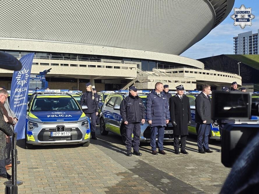 Nowy radiowóz w mikołowskiej Policji / fot. KPP Mikołów