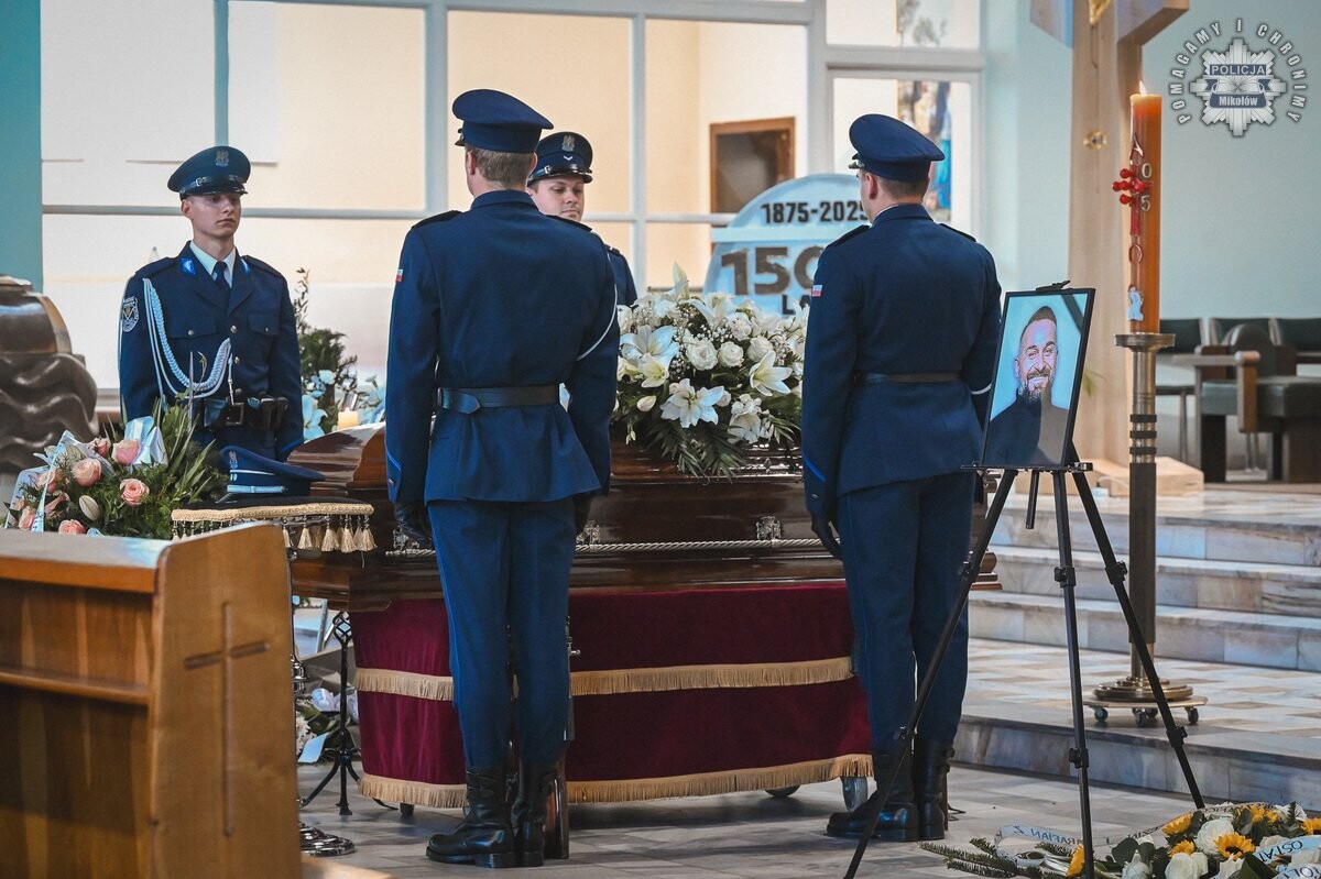 Ostatnie pożegnanie podkom. Dariusza Stypuły / fot. KPP Mikołów