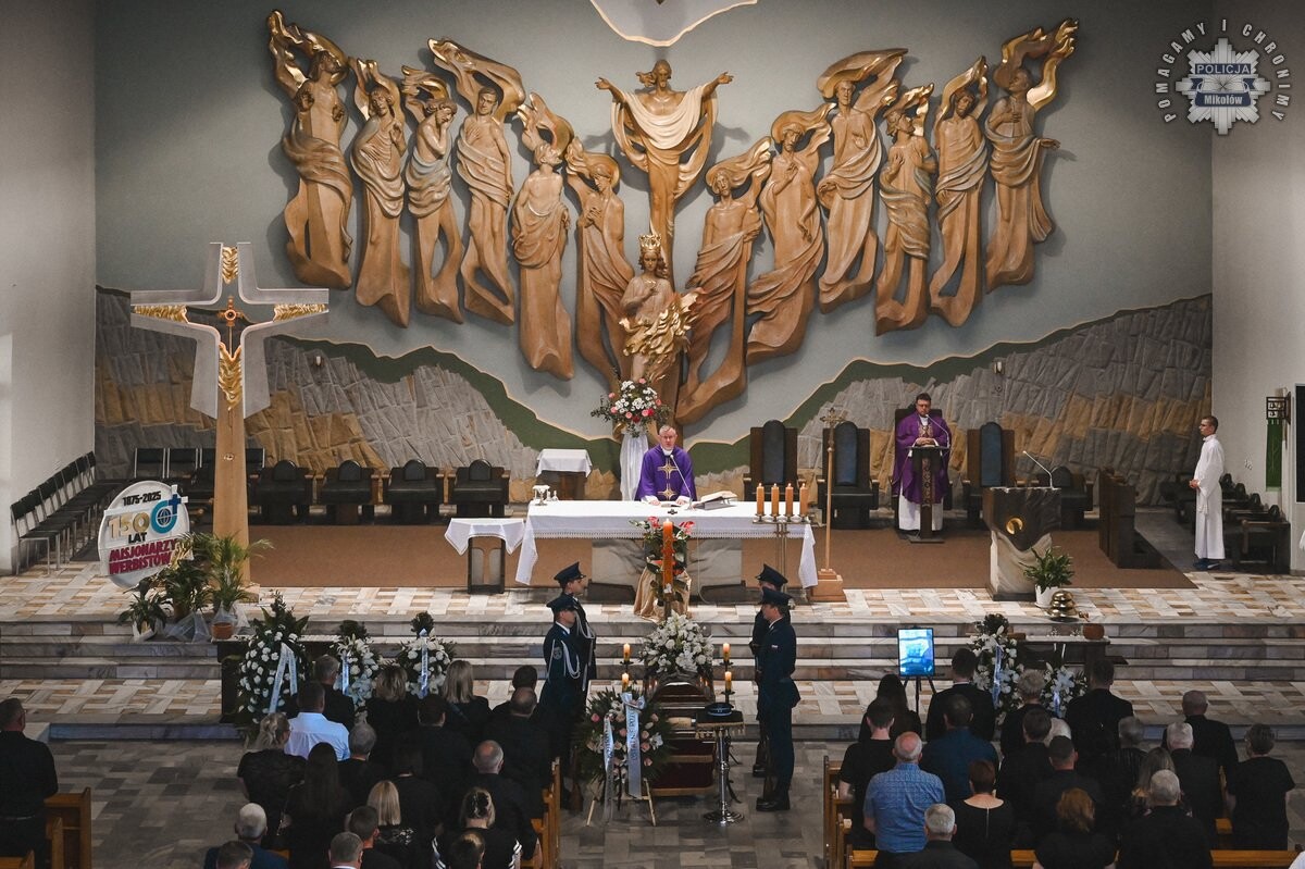 Ostatnie pożegnanie podkom. Dariusza Stypuły / fot. KPP Mikołów