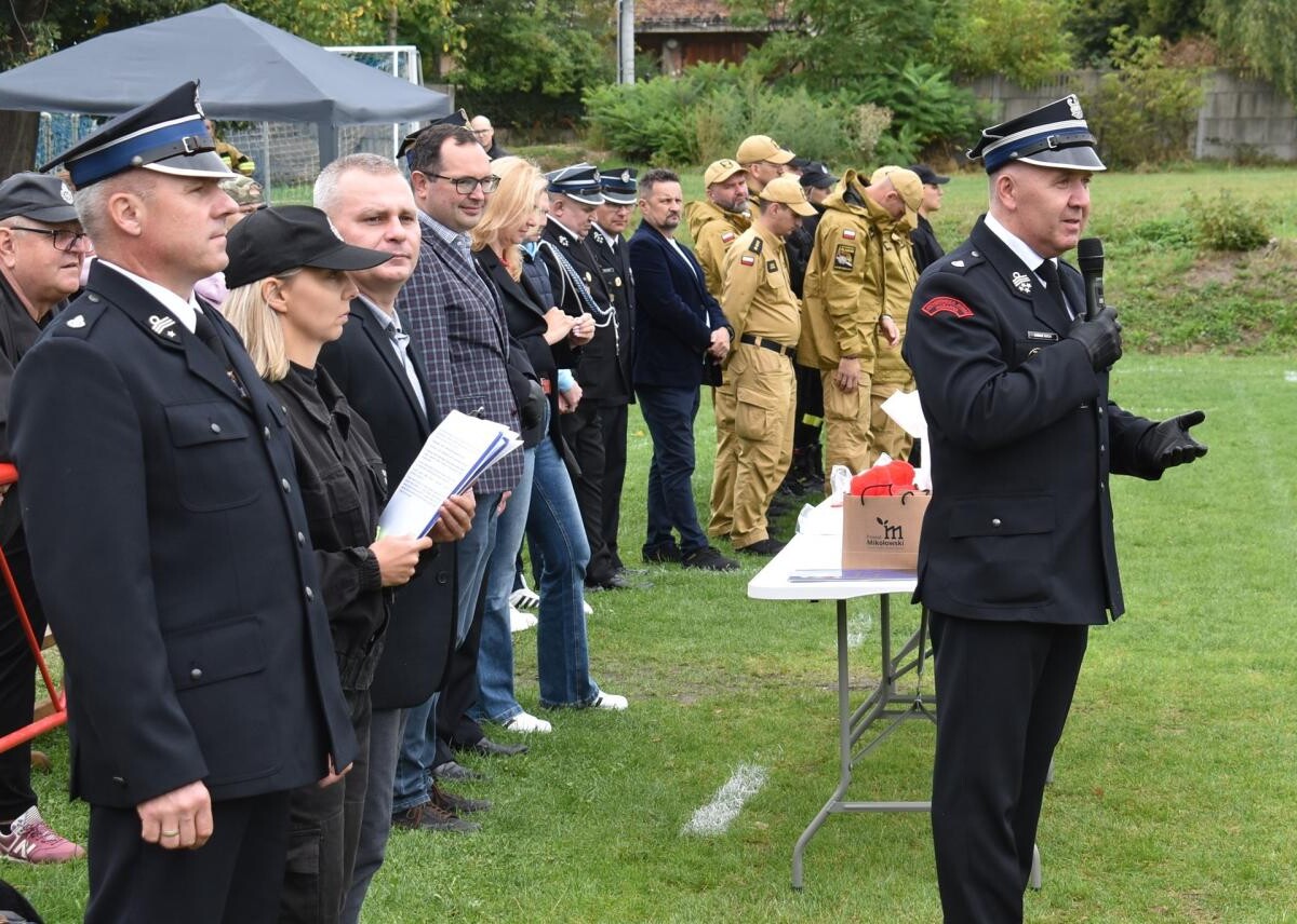 Dwanaście drużyn z powiatu mikołowskiego rywalizowało w Powiatowych Zawodach Sportowo-Pożarniczych / fot. Aktualności Powiatu Mikołowskiego
