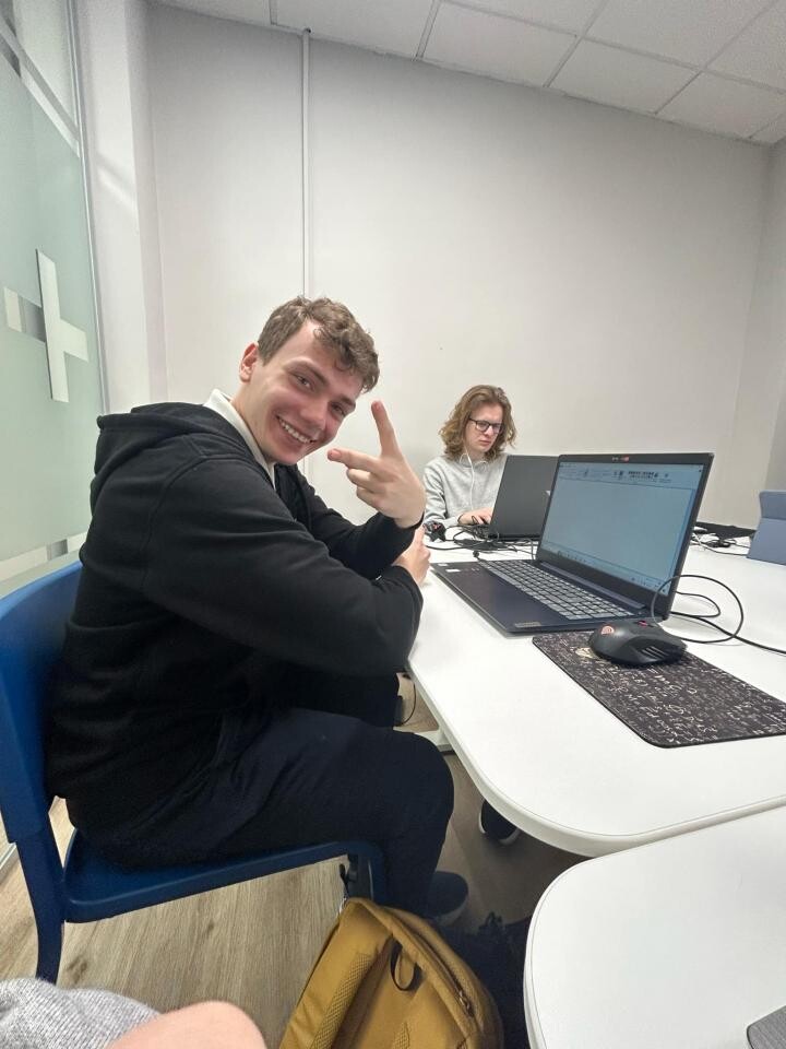 Grupa uczniów Zespołu Szkół Technicznych w Mikołowie odbywa praktyki zawodowe w Hiszpanii w ramach programu Erasmus+ / fot. Aktualności Powiatu Mikołowskiego