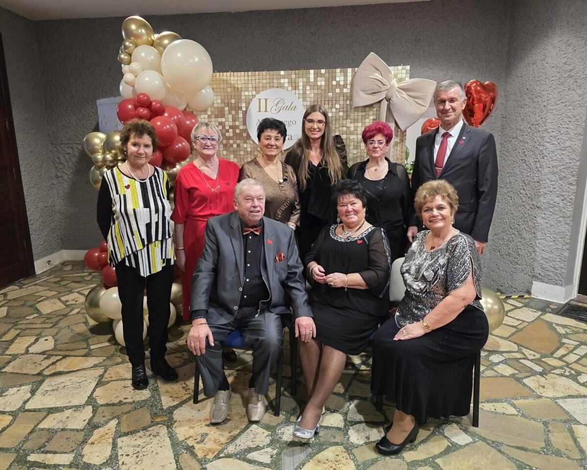 II Mikołowska Gala Aktywnego Seniora za nami. Podczas wydarzenia wręczono tytuł Mikołowskiej Aktywnej Seniorki 2025, który otrzymała Barbara Kozłowska ze Stowarzyszenia Siloe / fot. Dawid Głodkowski