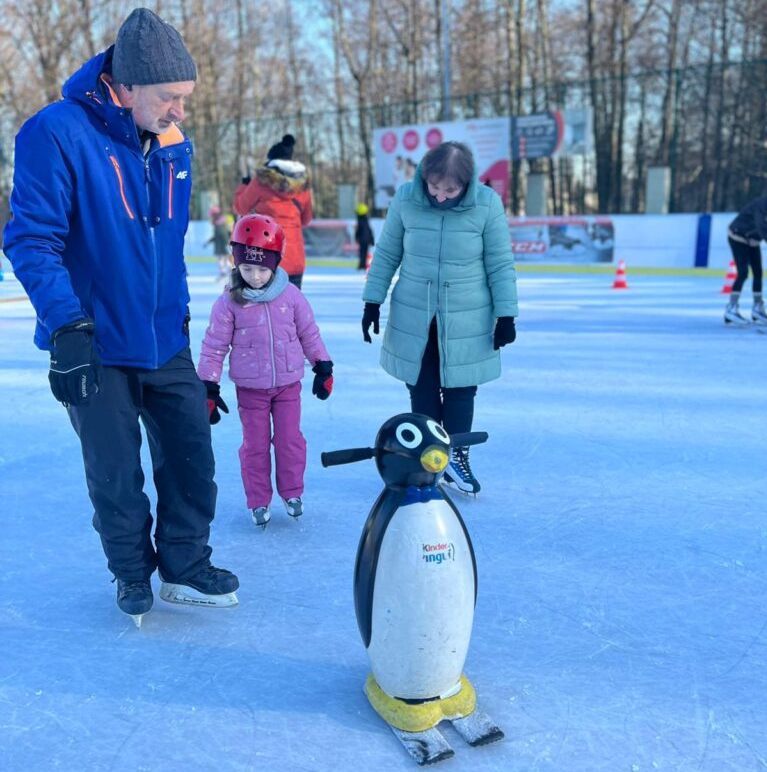 Zima na lodowisku OR "Planty" – darmowe lekcje jazdy na łyżwach i hokeja od 3 stycznia